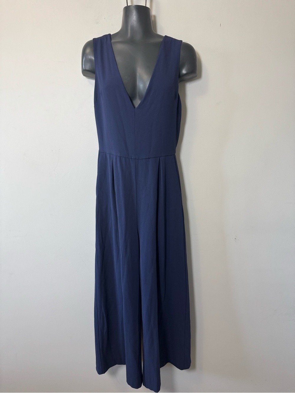 Babaton Maximillian Dark Navy V-Neck Wide-Leg Tie-Waist Jumpsuit size 4 - Picture 2 of 11